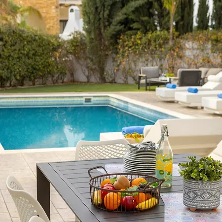 Ionion H32 * איה נאפה