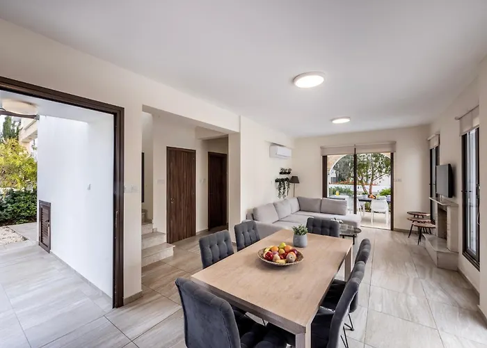 Ionion H32 * Ayia Napa