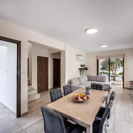 Ionion H32 * Ayia Napa