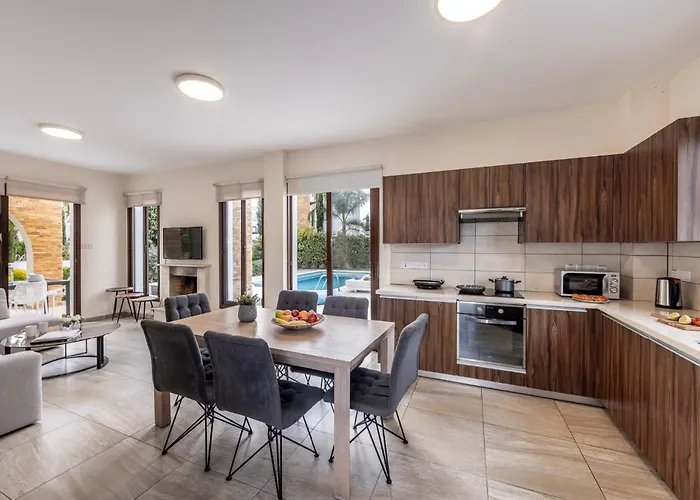 Ionion H32 아이아 나파