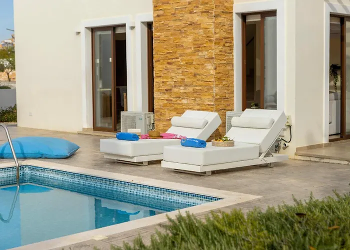 ヴィラ Ionion H32 アヤナパ